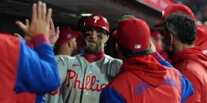 Bryce Harper has three-hit night in series opener vs. Giants